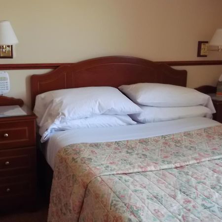 Caledonian Hotel 포트오거스타 외부 사진